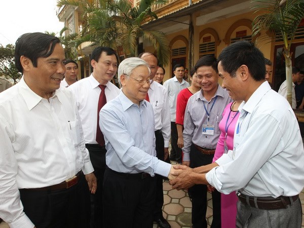 ທ່ານເລຂາທິການໃຫຍ່ ຫງວຽນຟຸຈ້ອງ ຢ້ຽມຢາມ ແລະ ເຮັດວຽກຢູ່ແຂວງ ຮ່າຕິ້ງ